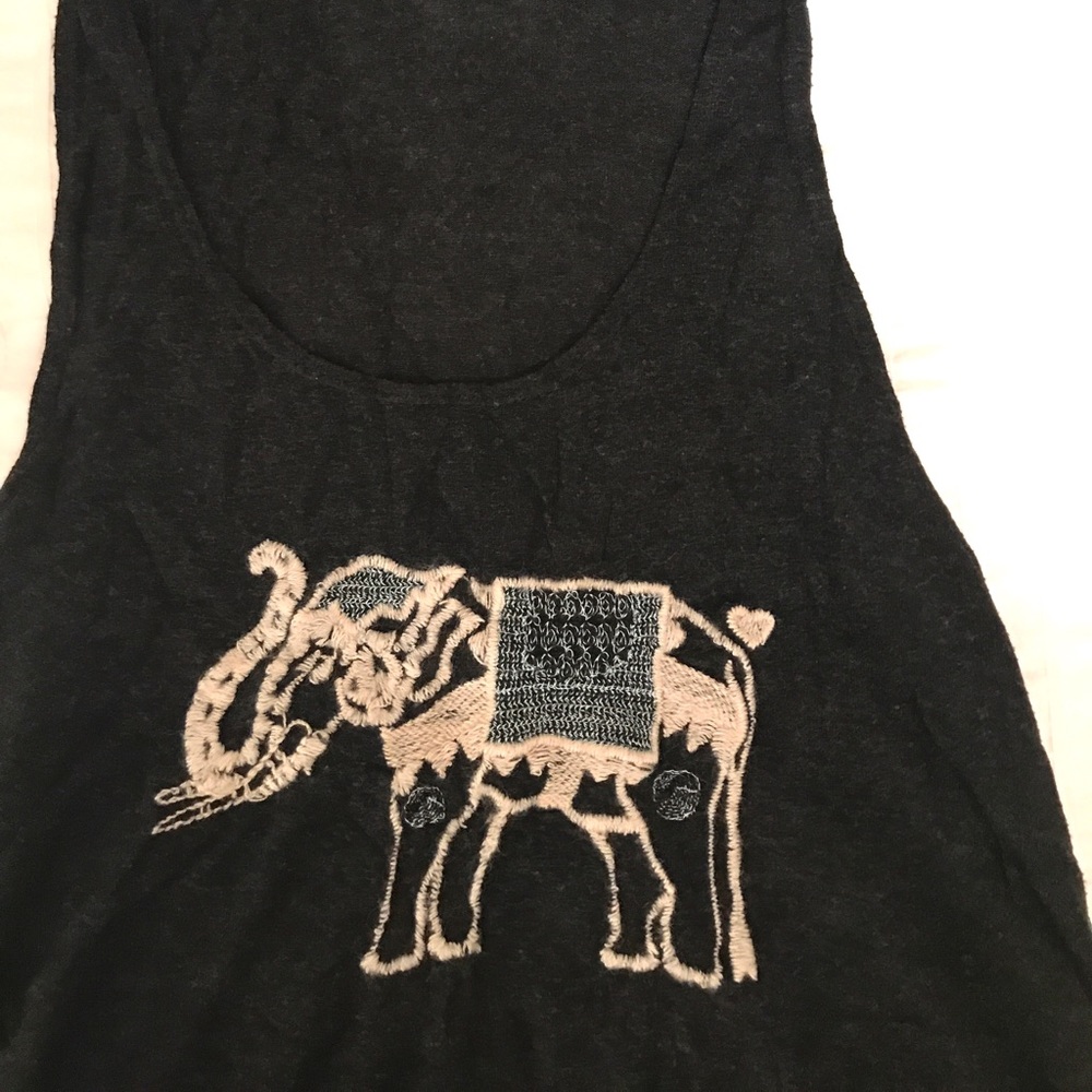 🌟2for$22🌟 Embroidered elephant tank